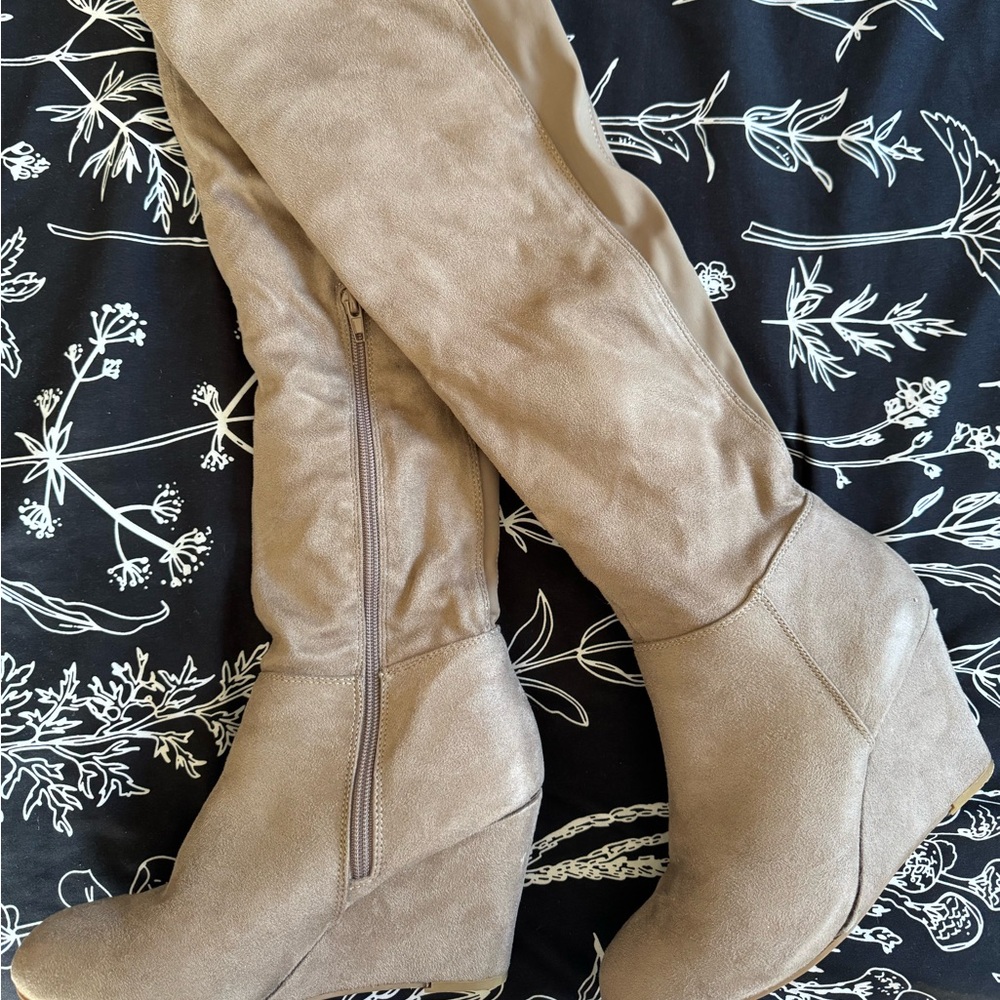 Francesca’s Tan Suede Boots